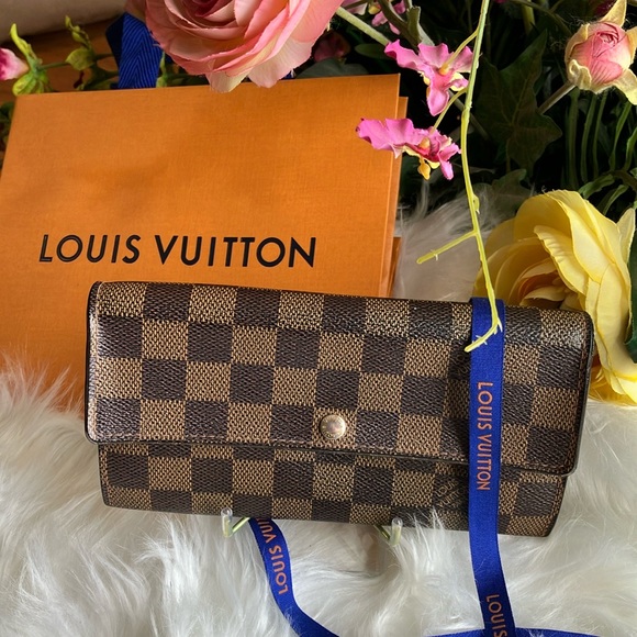 LOUIS VUITTON long snap wallet. EUC - Picture 1 of 16